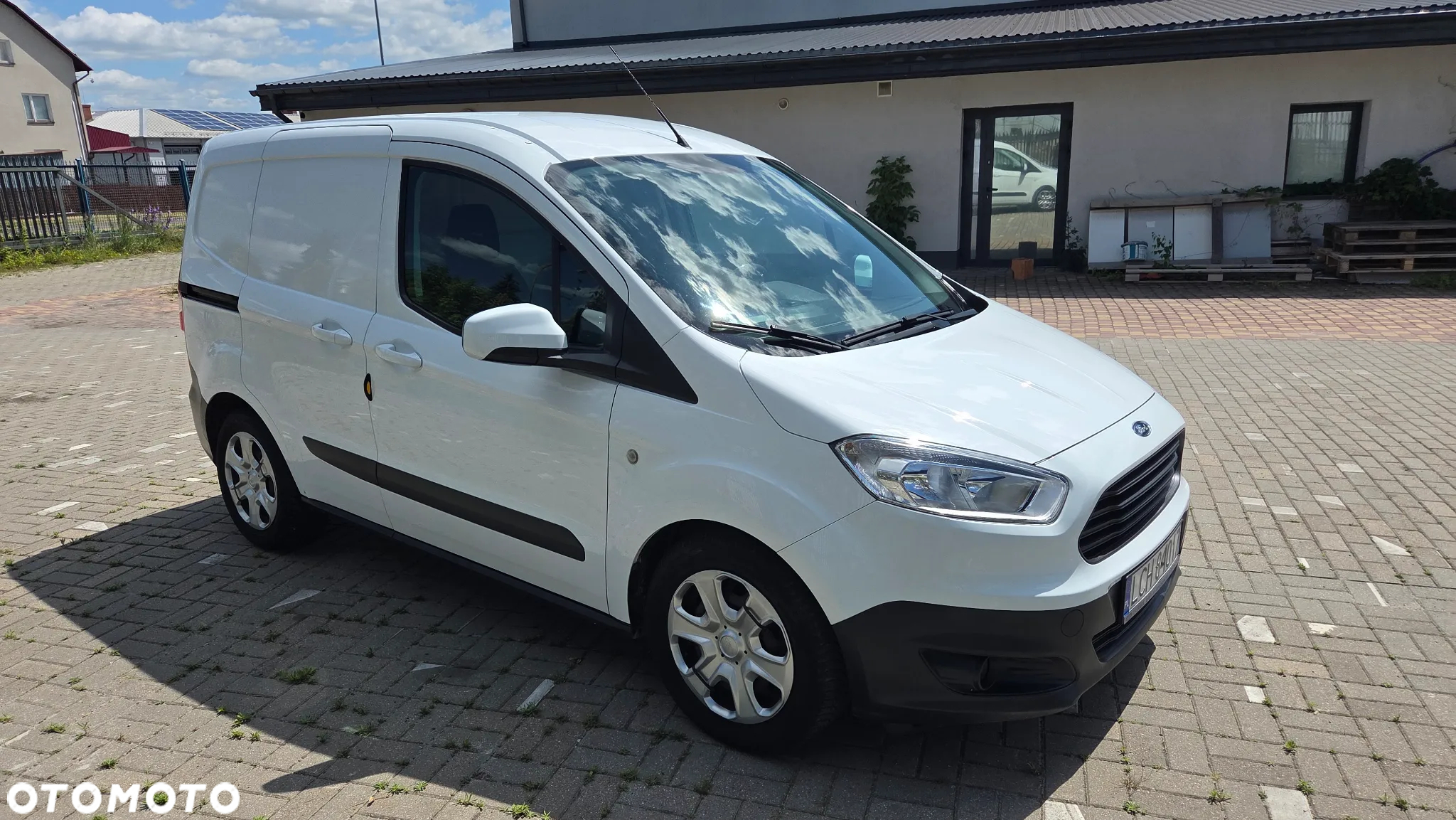 Ford Transit Courier - 14