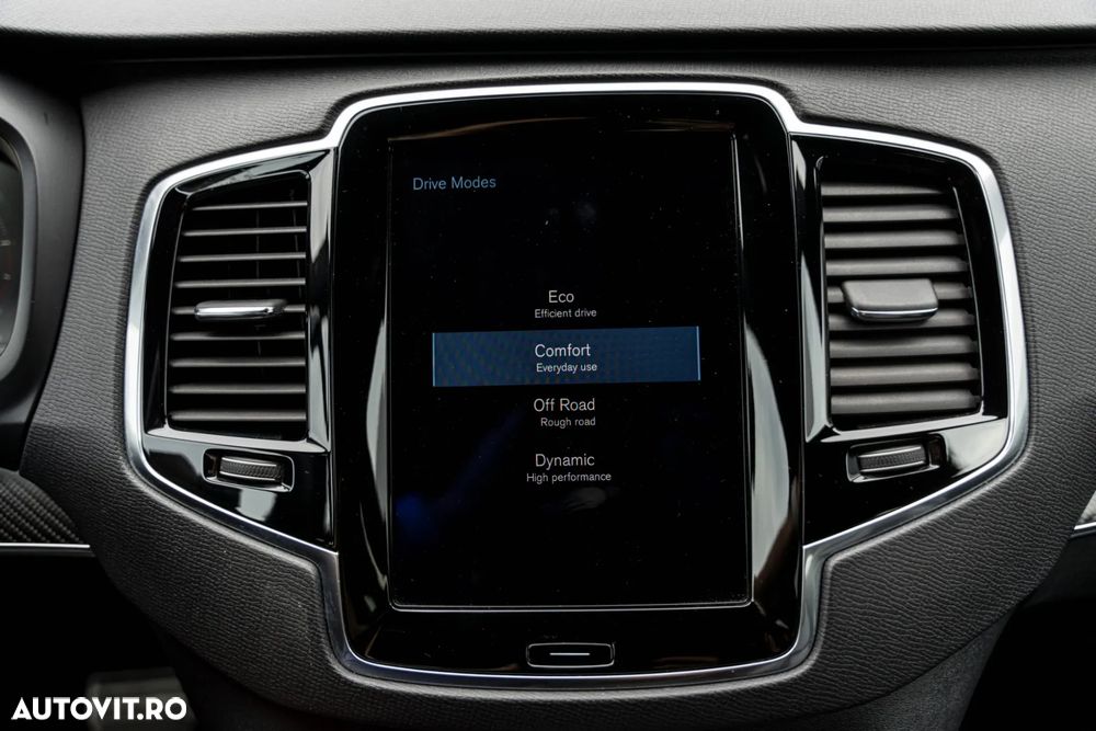 Volvo XC 90 D5 AWD Geartronic RDesign - 31