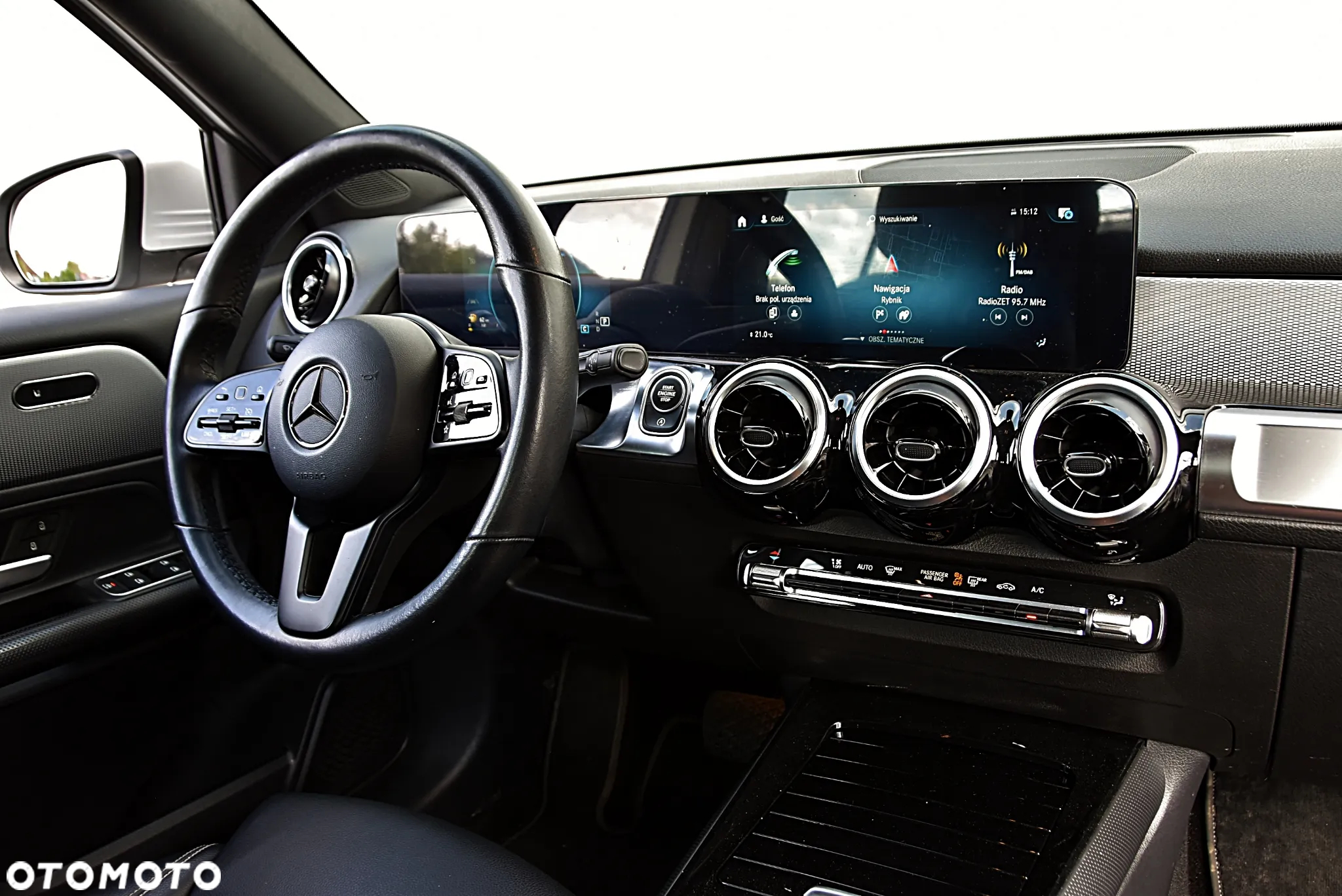 Mercedes-Benz GLB 200 7G-DCT - 25