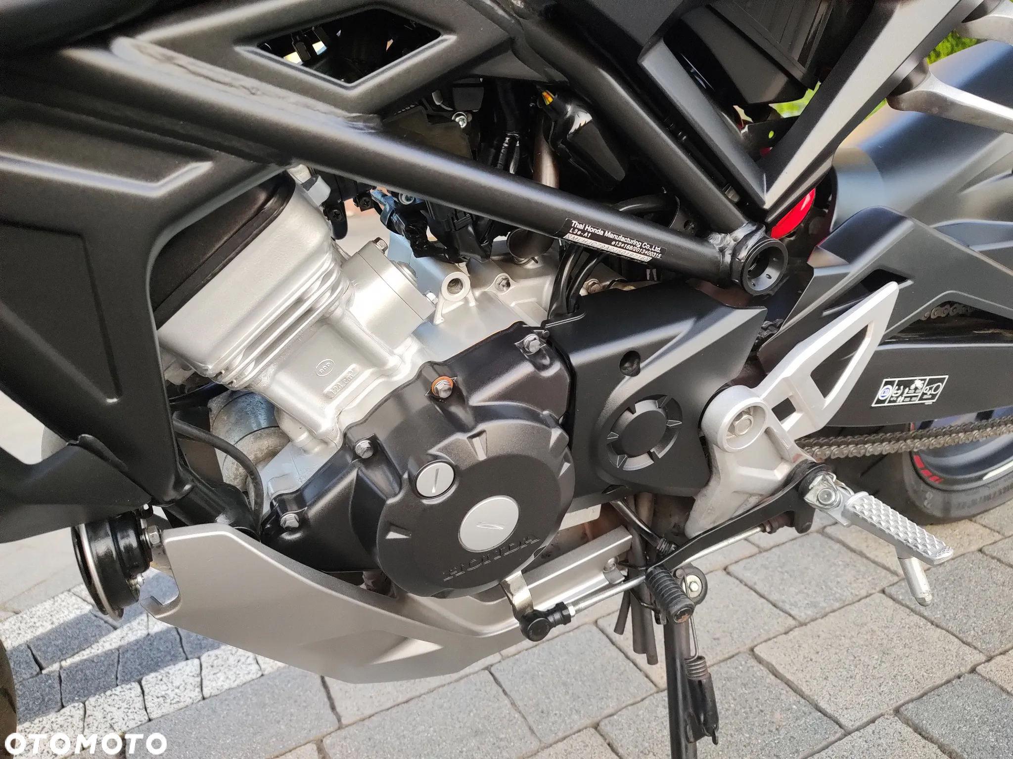 Honda CB - 12