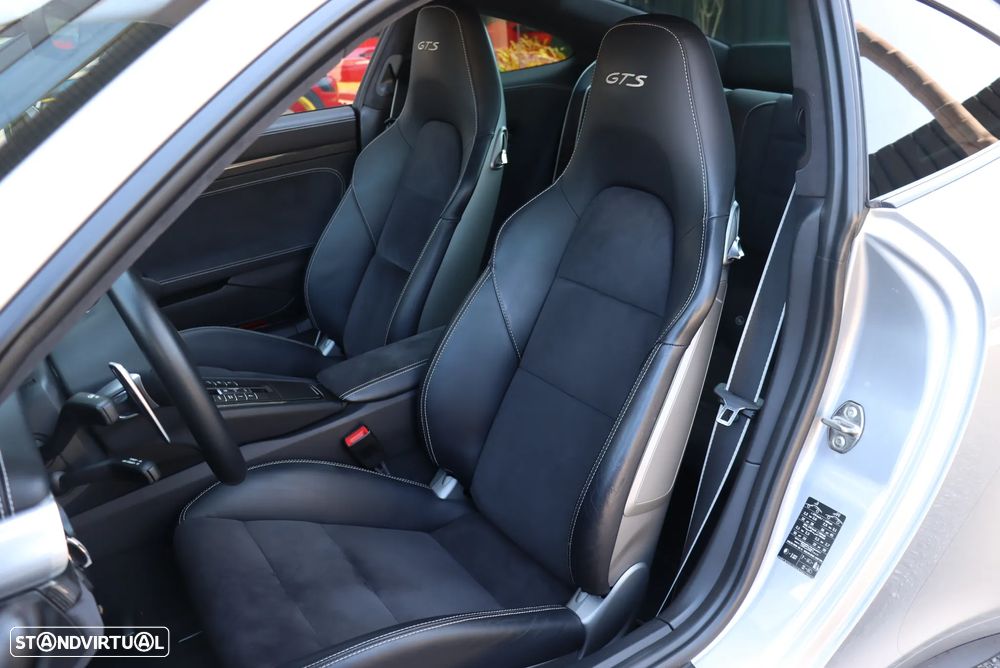 Porsche 911 (991) Carrera 4 GTS PDK - 42