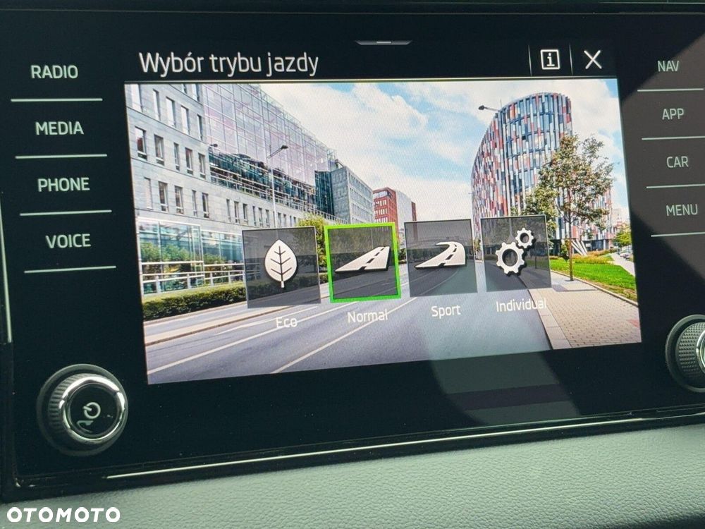 Skoda Karoq 1.5 TSI ACT Sportline DSG - 29