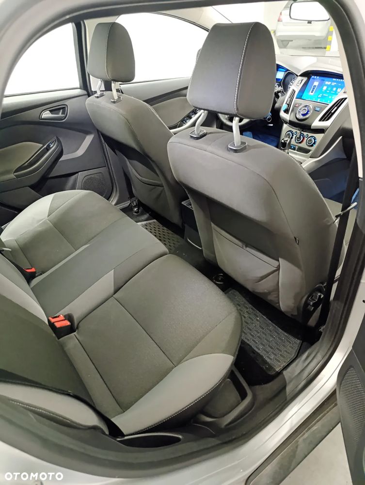 Ford Focus 1.6 Trend - 9