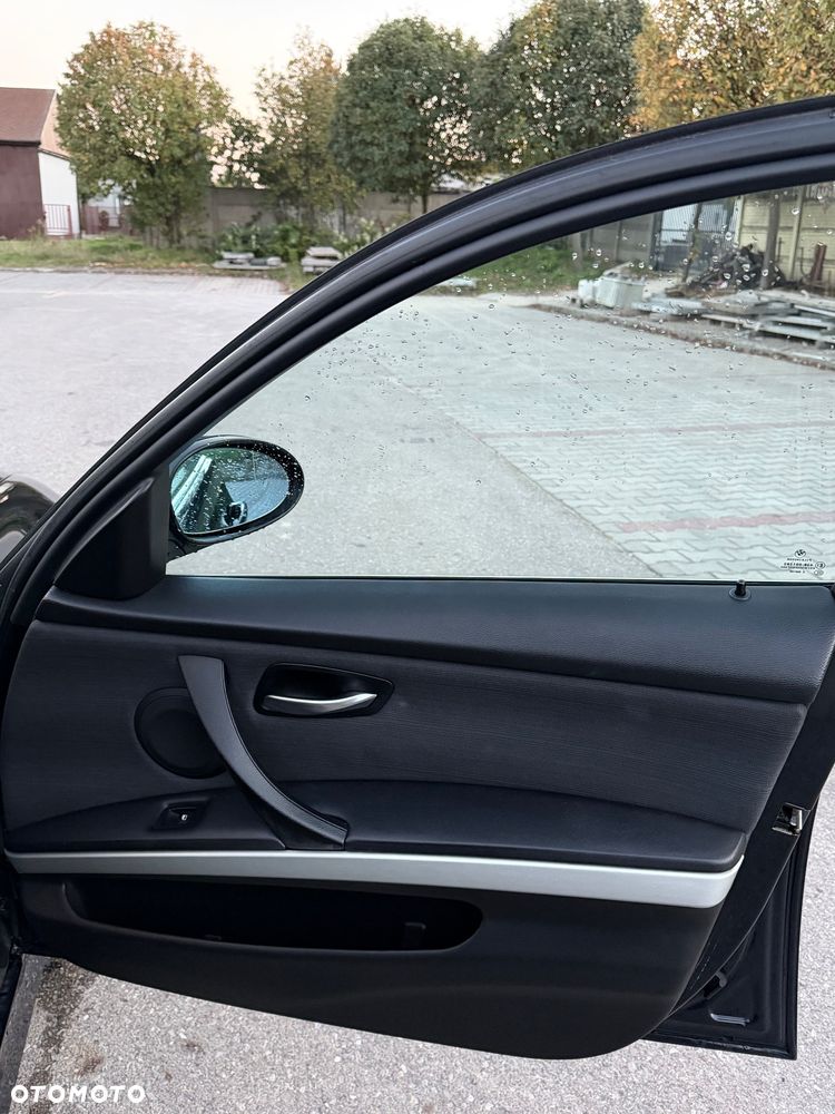 BMW Seria 3 325i - 18