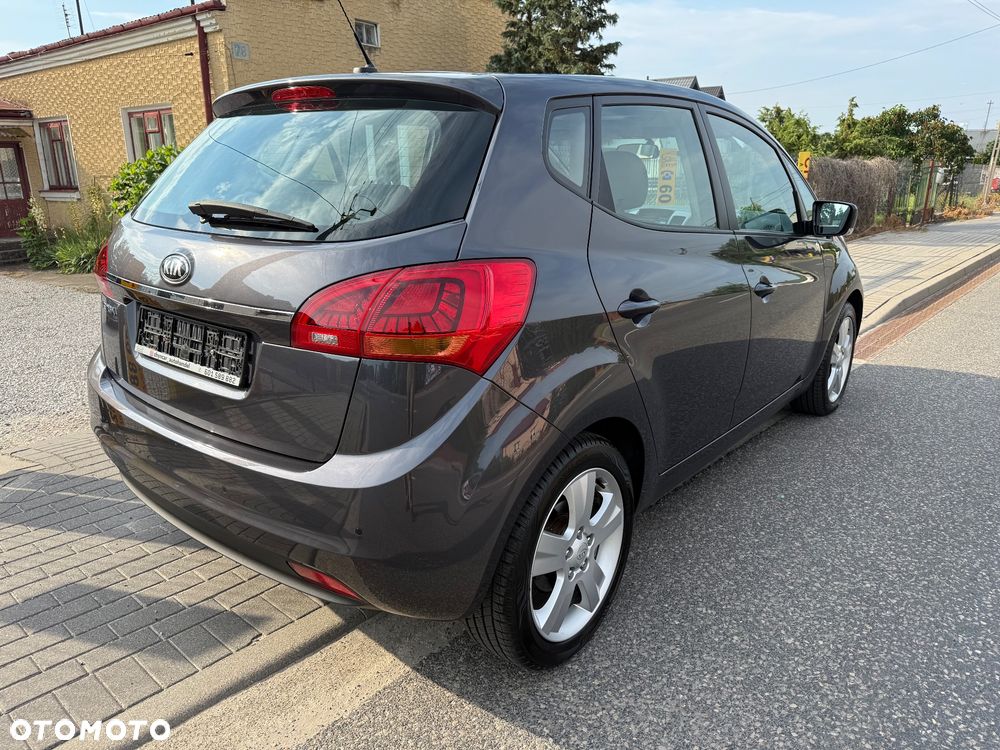 Kia Venga 1.6 L - 5