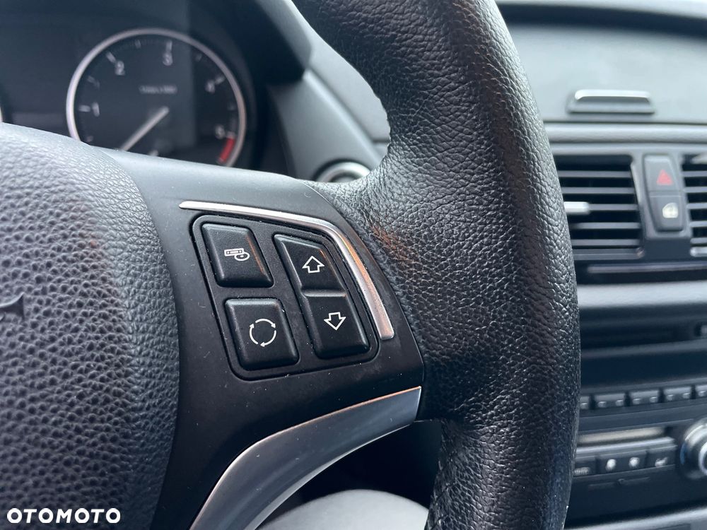 BMW X1 sDrive18d xLine - 19