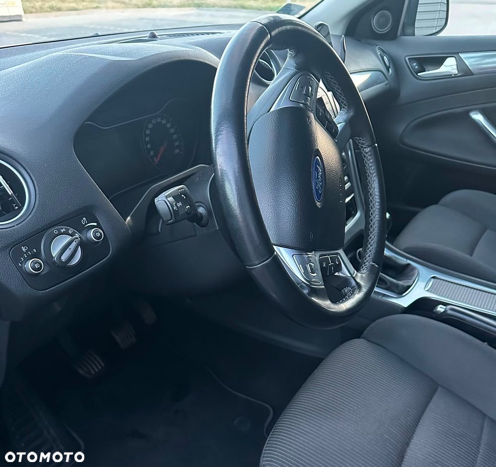 Ford Mondeo 2.0 TDCi Titanium - 19