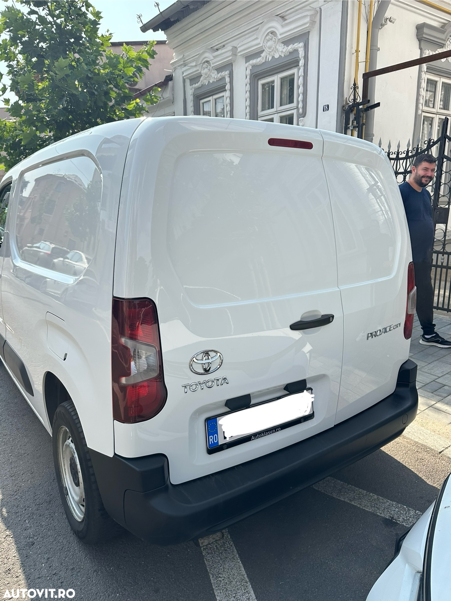 Toyota Proace Verso 1.5 D-4D 102CP 8+1 Base Compact - 6
