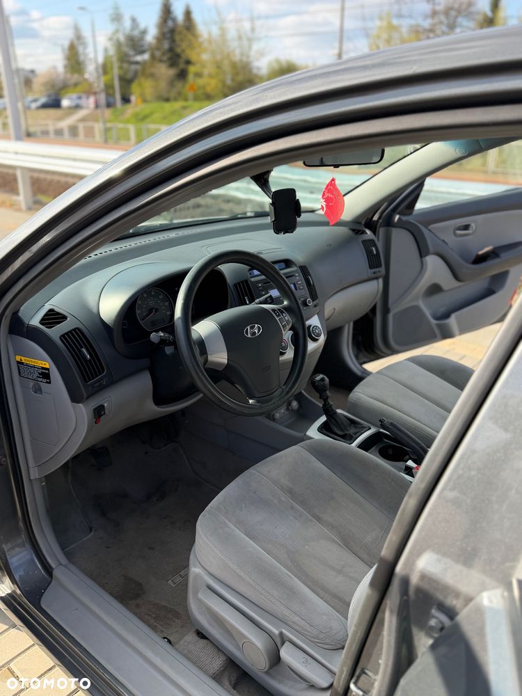 Hyundai Elantra - 7