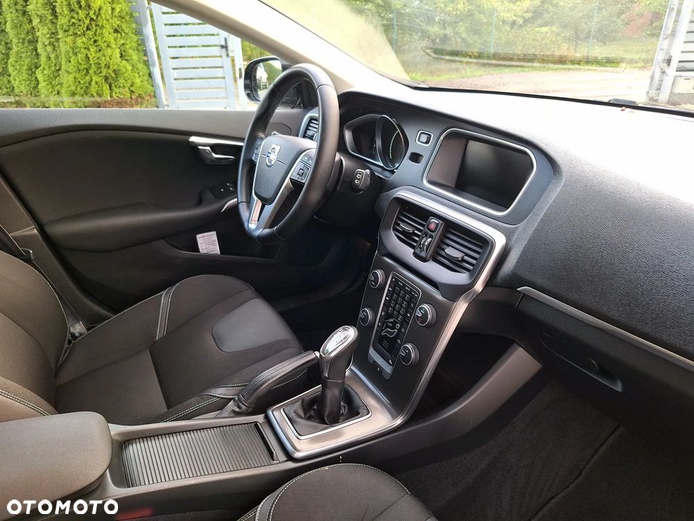 Volvo V40 D2 Momentum - 22