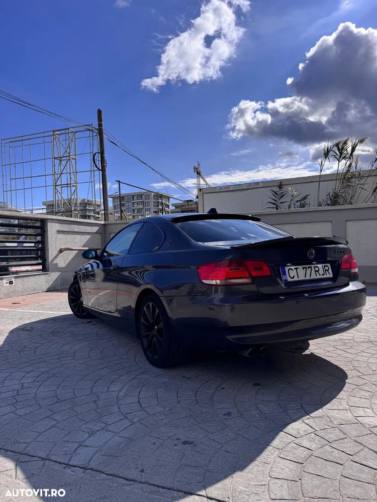 BMW Seria 3 325d Coupe Aut. - 2