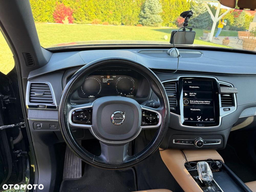 Volvo XC 90 - 9