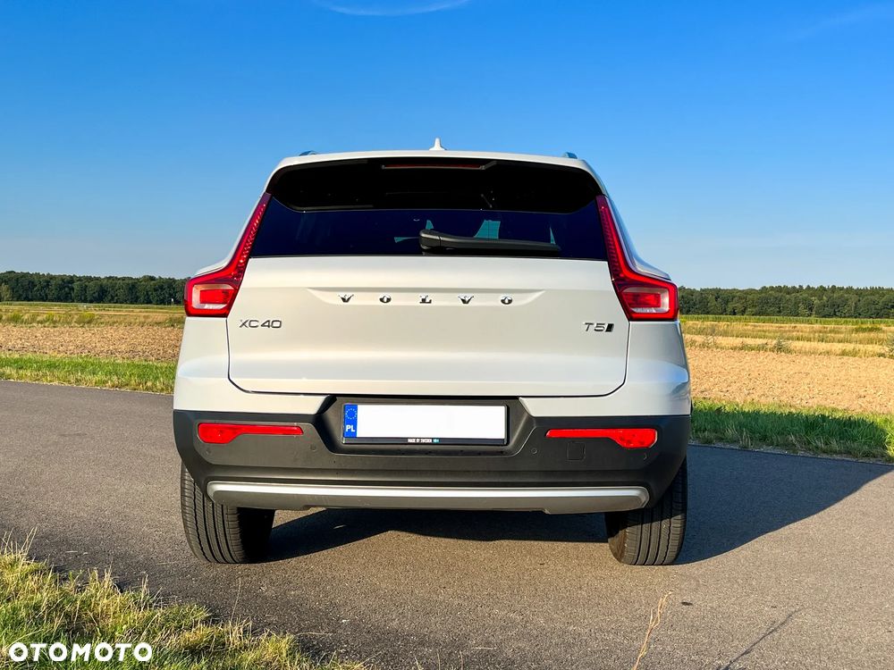Volvo XC 40 T5 AWD Geartronic Momentum - 2