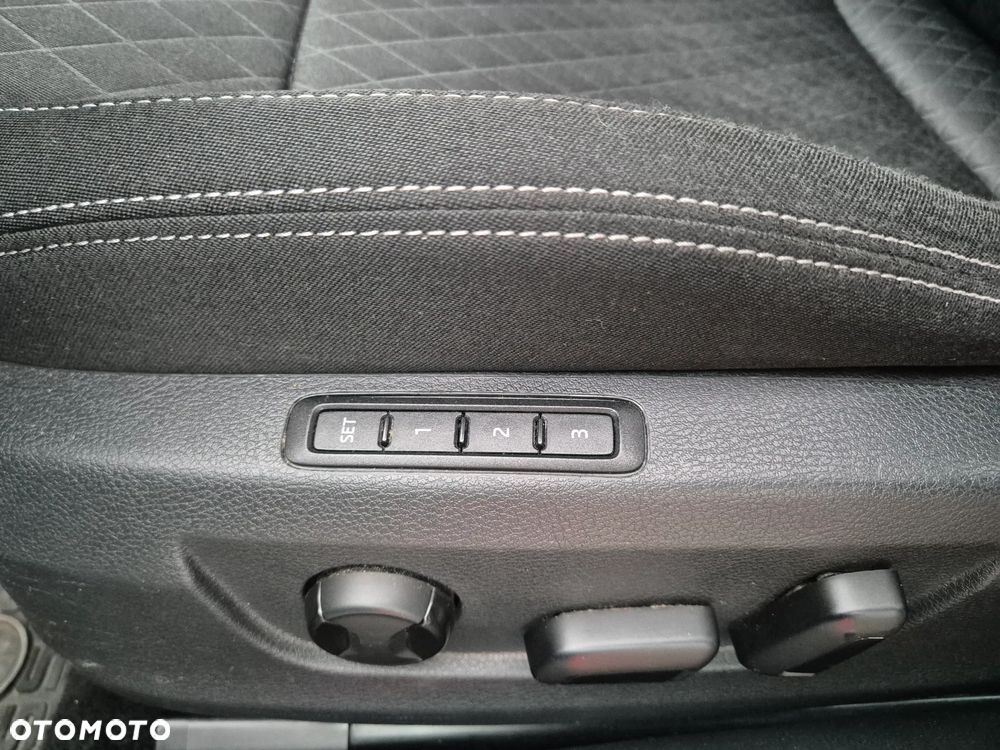 Skoda Superb 2.0 TDI Ambition - 28