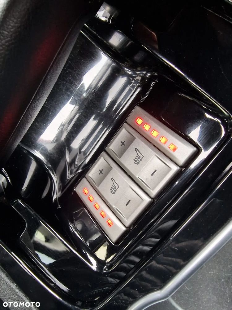 Ford S-Max 2.0 EcoBoost Titanium - 28