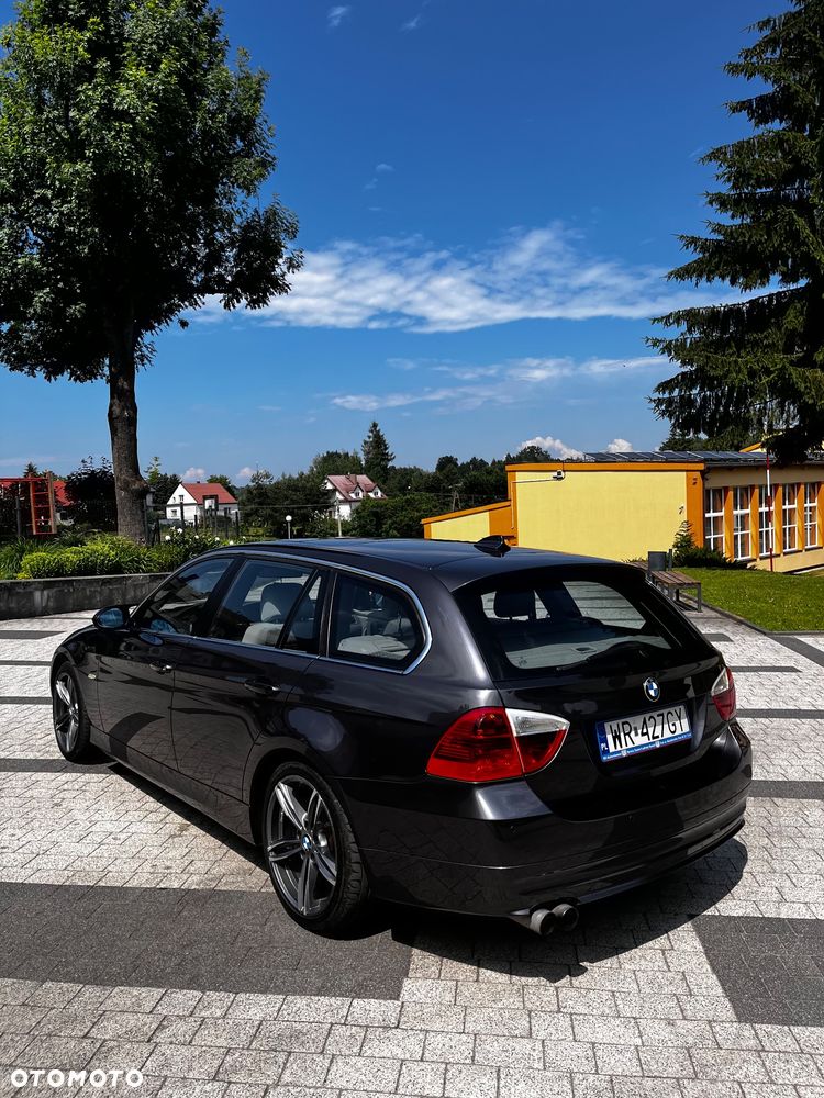 BMW Seria 3 325i xDrive - 5