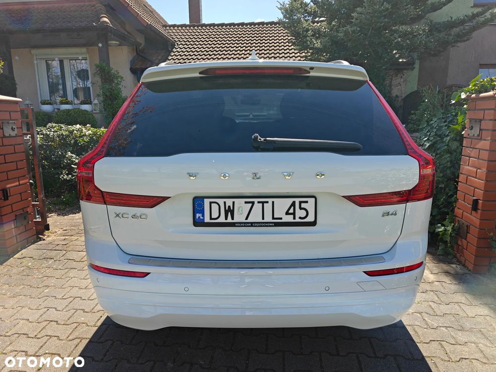 Volvo XC 60 B4 B Momentum Pro - 4