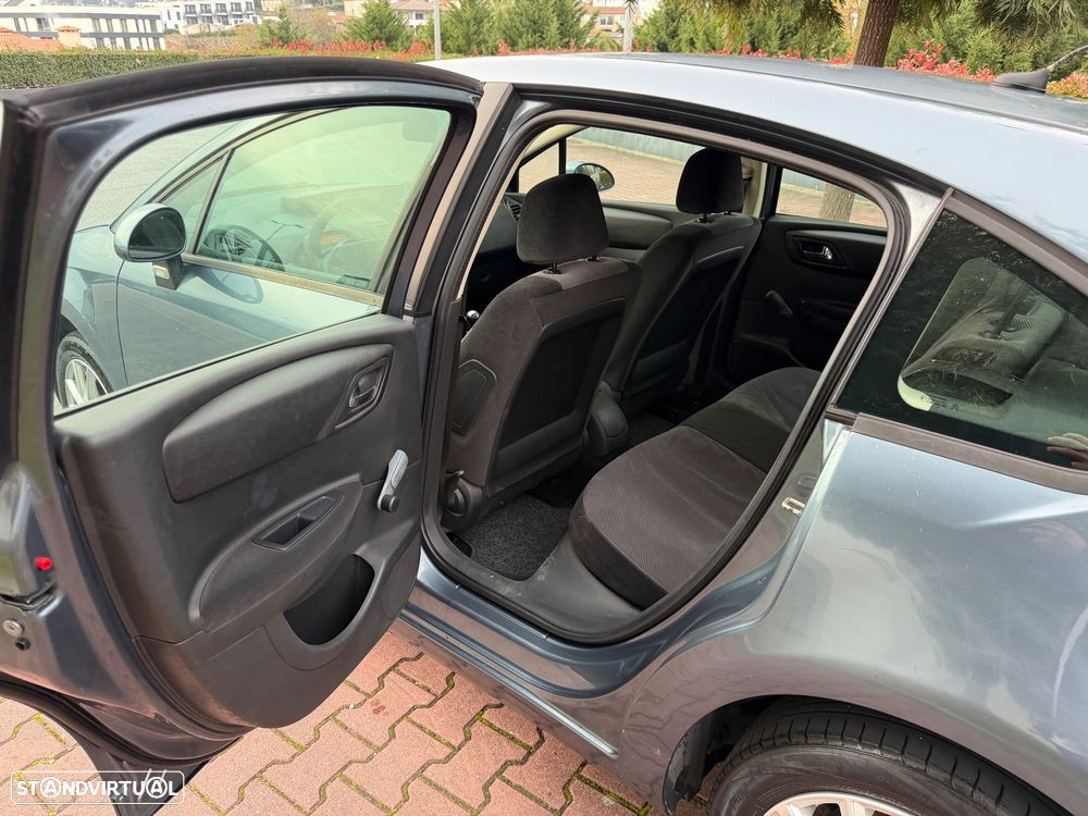 Citroën C4 1.6 HDi SX - 10