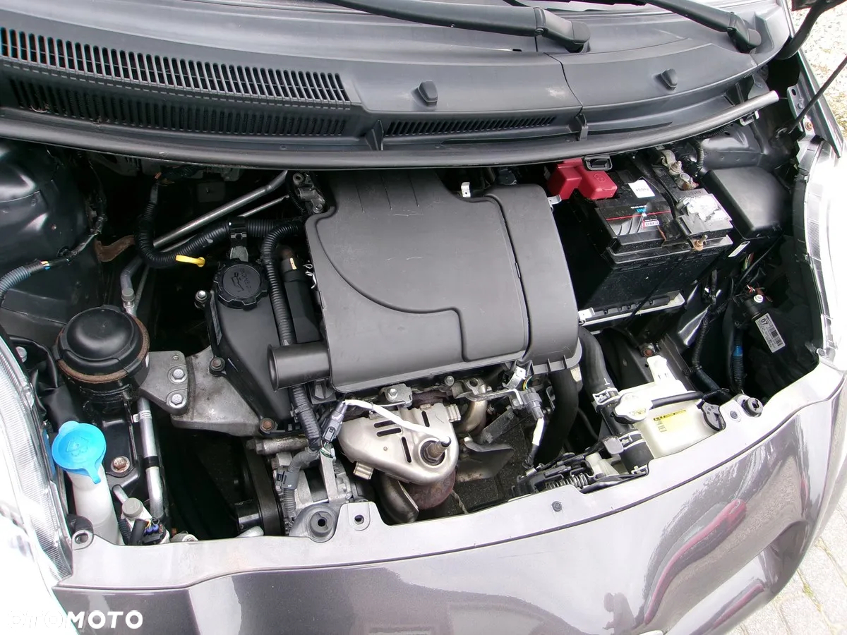 Toyota Yaris - 10