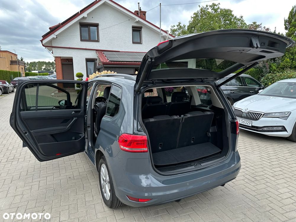 Volkswagen Touran - 26
