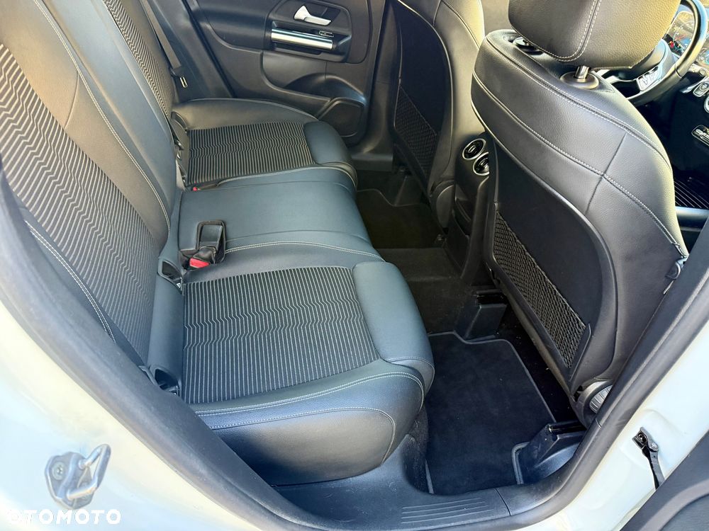 Mercedes-Benz GLA 200 Business Edition - 19