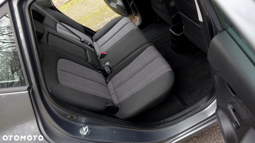 Kia Venga 1.6 M - 12