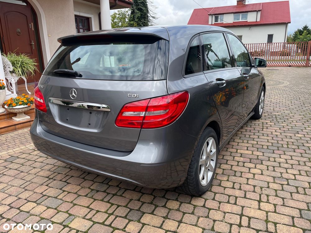Mercedes-Benz Klasa B 180 d BlueEFFICIENCY Edition - 35