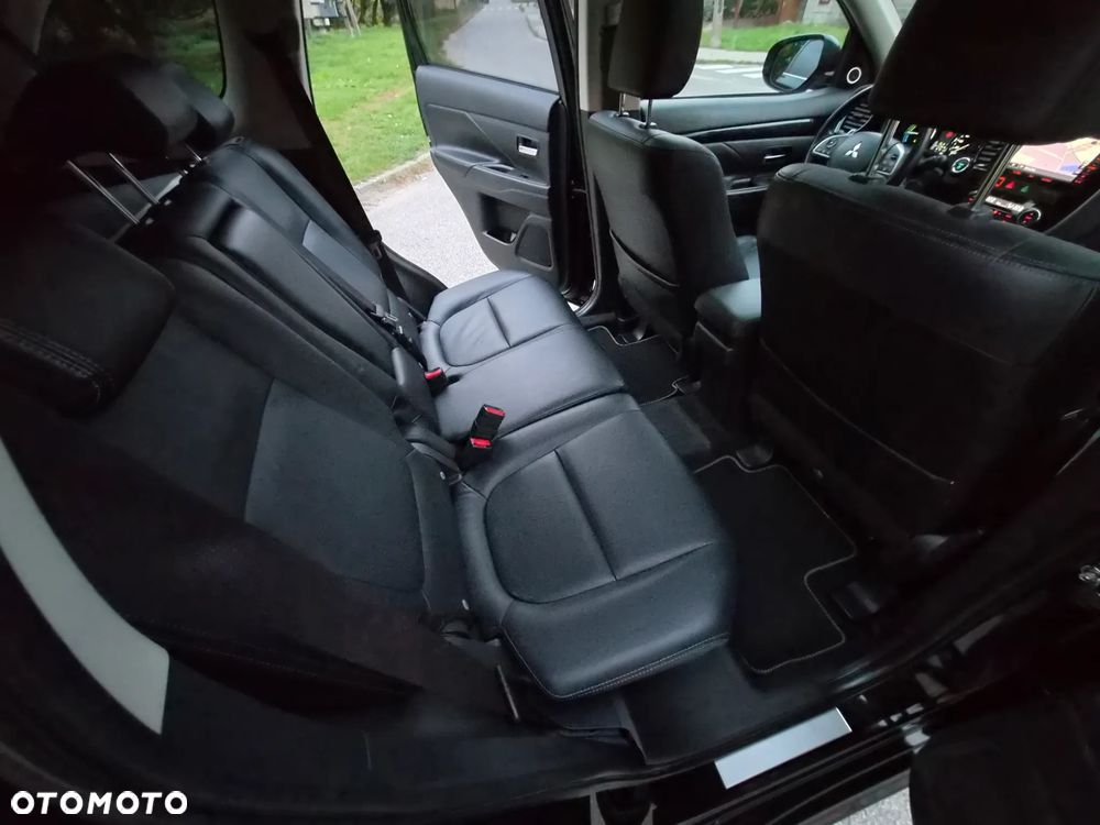 Mitsubishi Outlander - 34