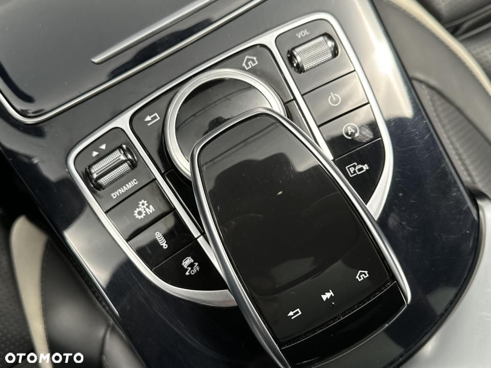 Mercedes-Benz Klasa C AMG 63 S AMG Speedshift MCT 9G - 19