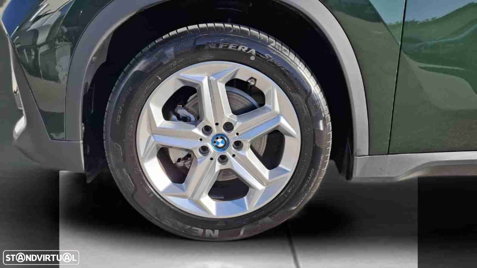 BMW iX1 eDrive20 - 11