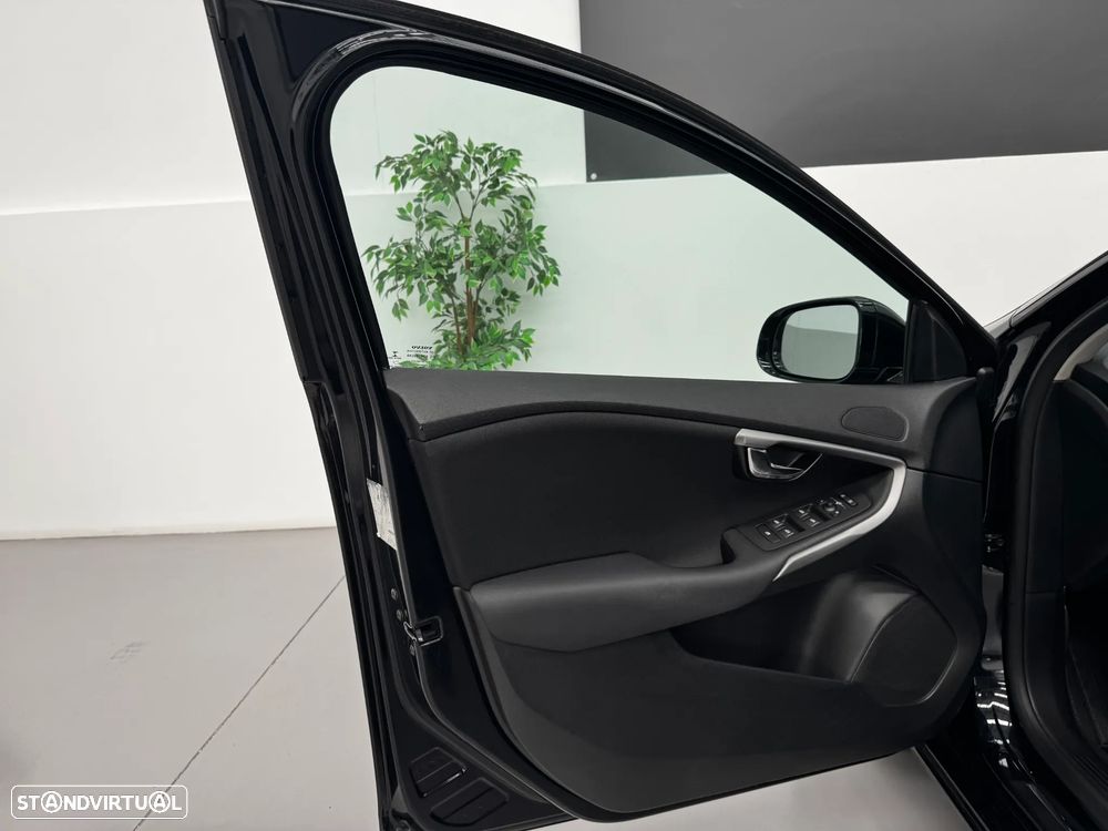 Volvo V40 2.0 D4 Momentum - 14