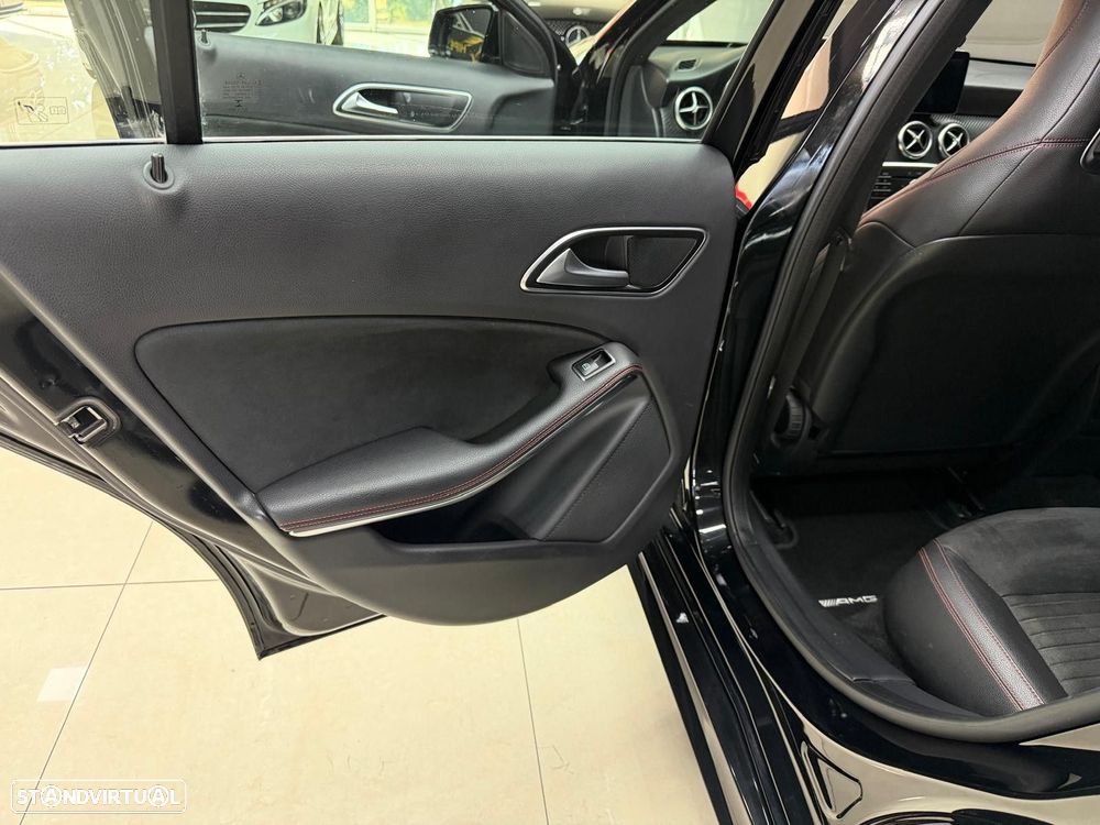 Mercedes-Benz A 180 AMG Line - 15