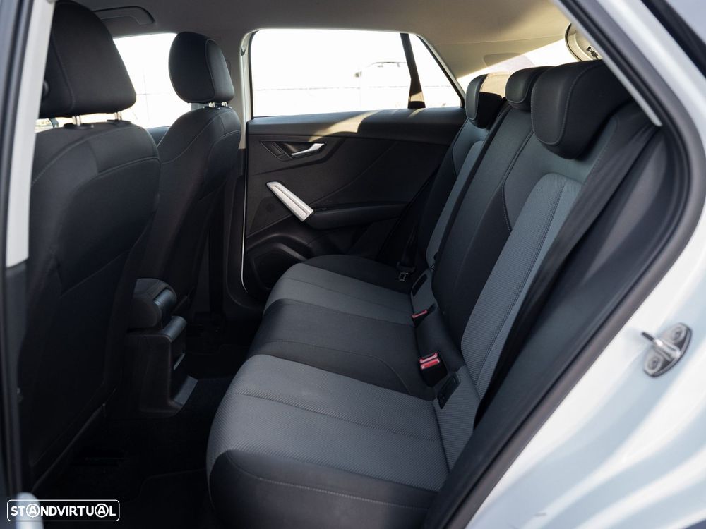 Audi Q2 30 TDI Design S tronic - 28