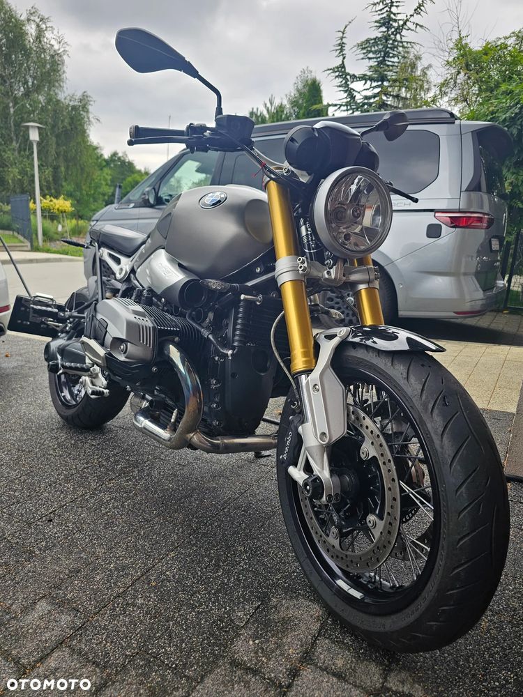 BMW R - 1