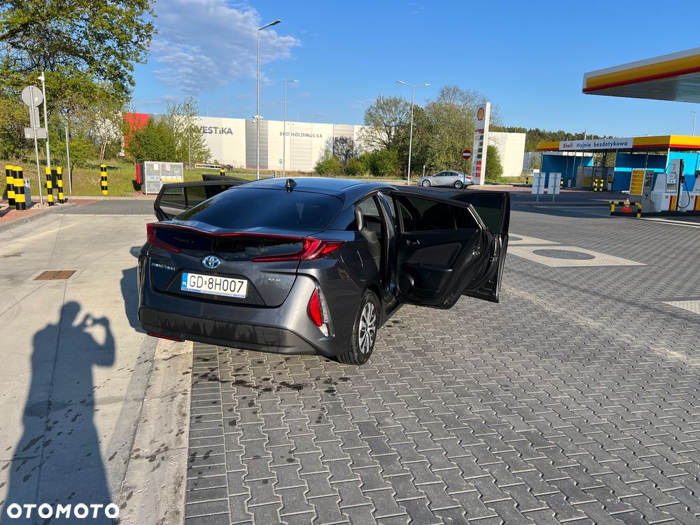 Toyota Prius Hybrid Executive - 14