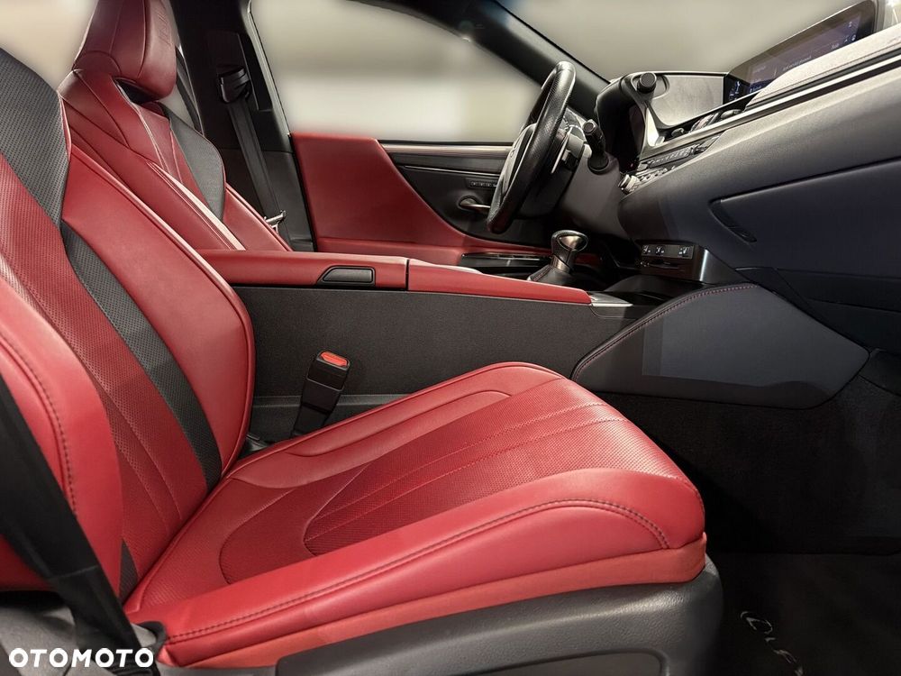 Lexus ES 300h F Sport Edition - 22