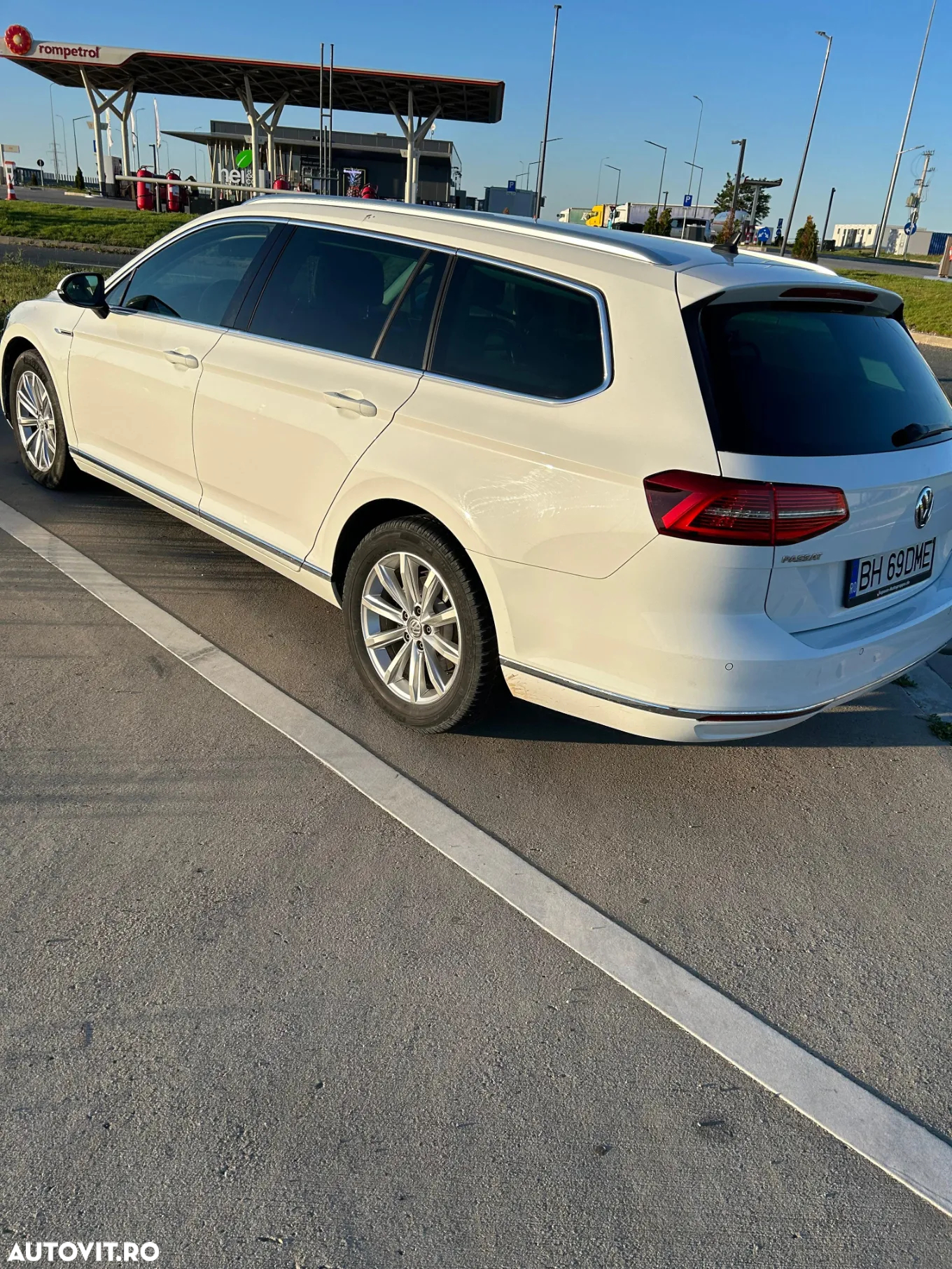 Volkswagen Passat Variant 2.0 TDI Highline - 2
