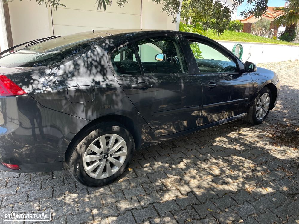 Renault Laguna dCi 110 FAP Emotion - 7