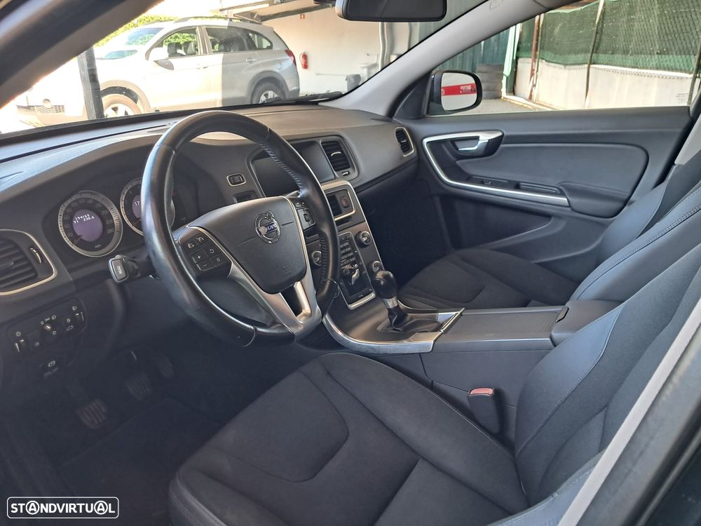 Volvo V60 T3 Edition - 8