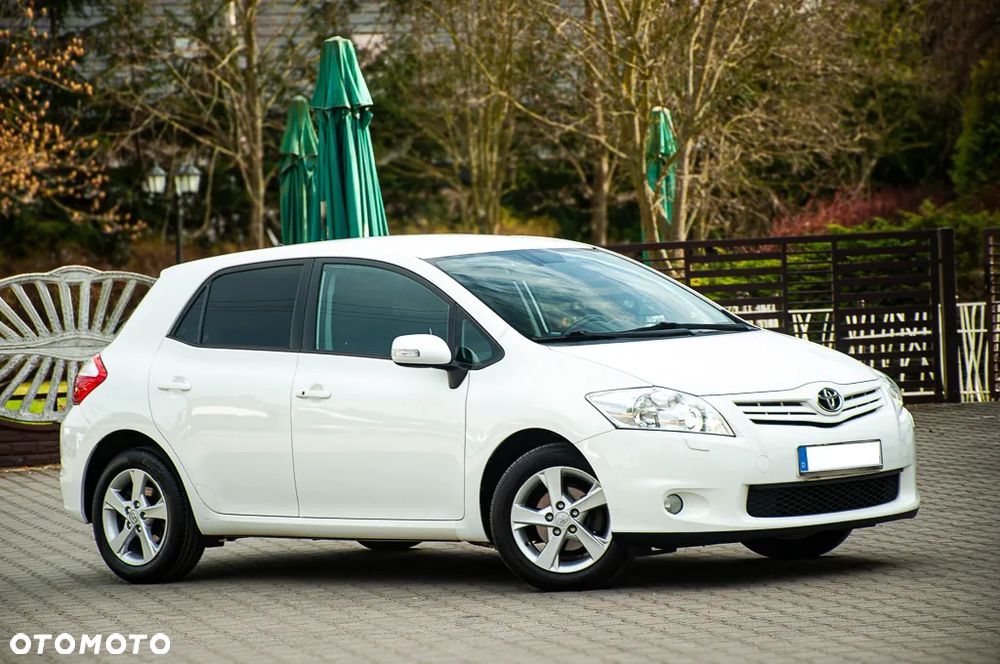 Toyota Auris 1.6 Executive - 10