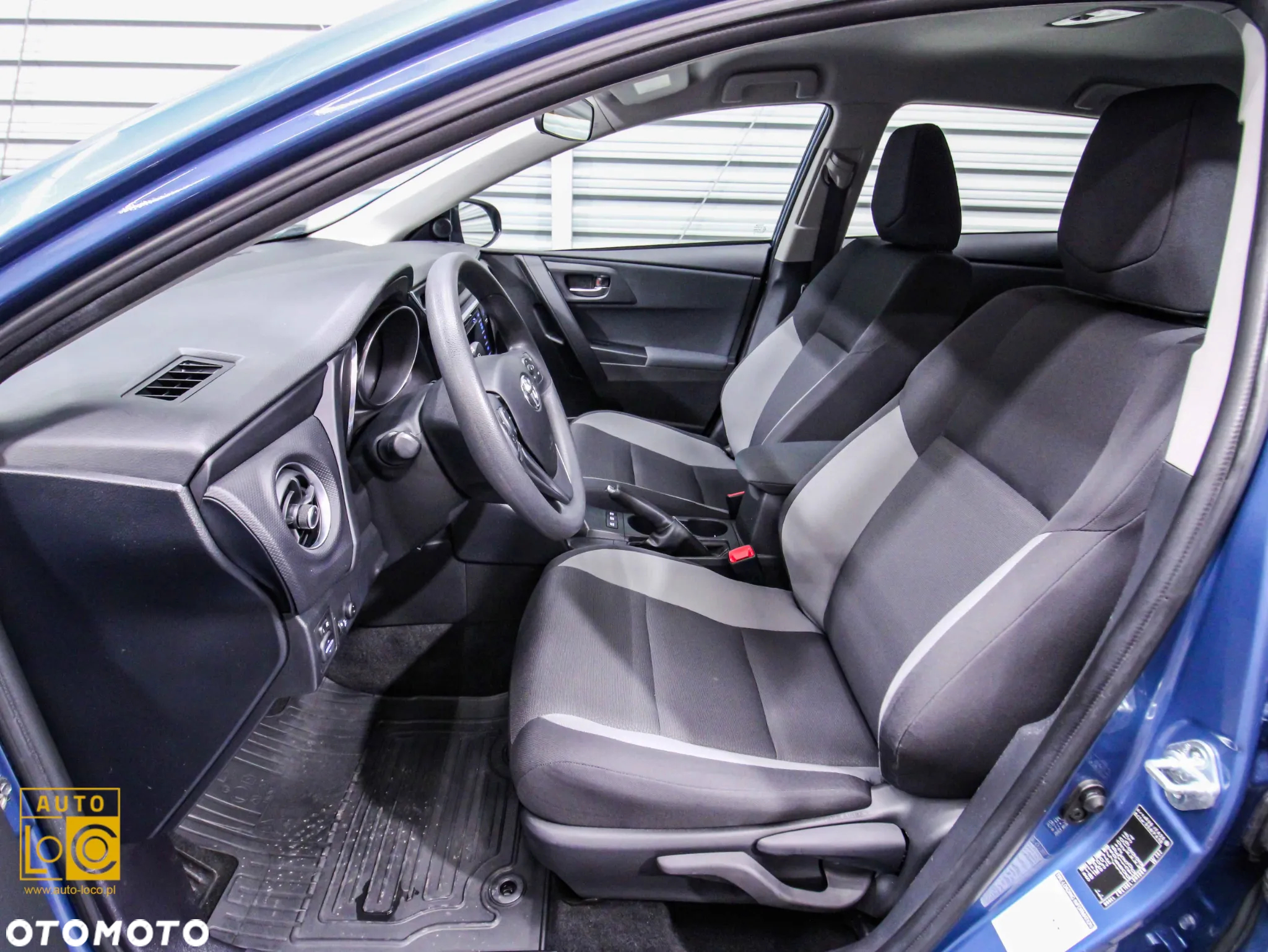 Toyota Auris Hybrid 135 Active - 12