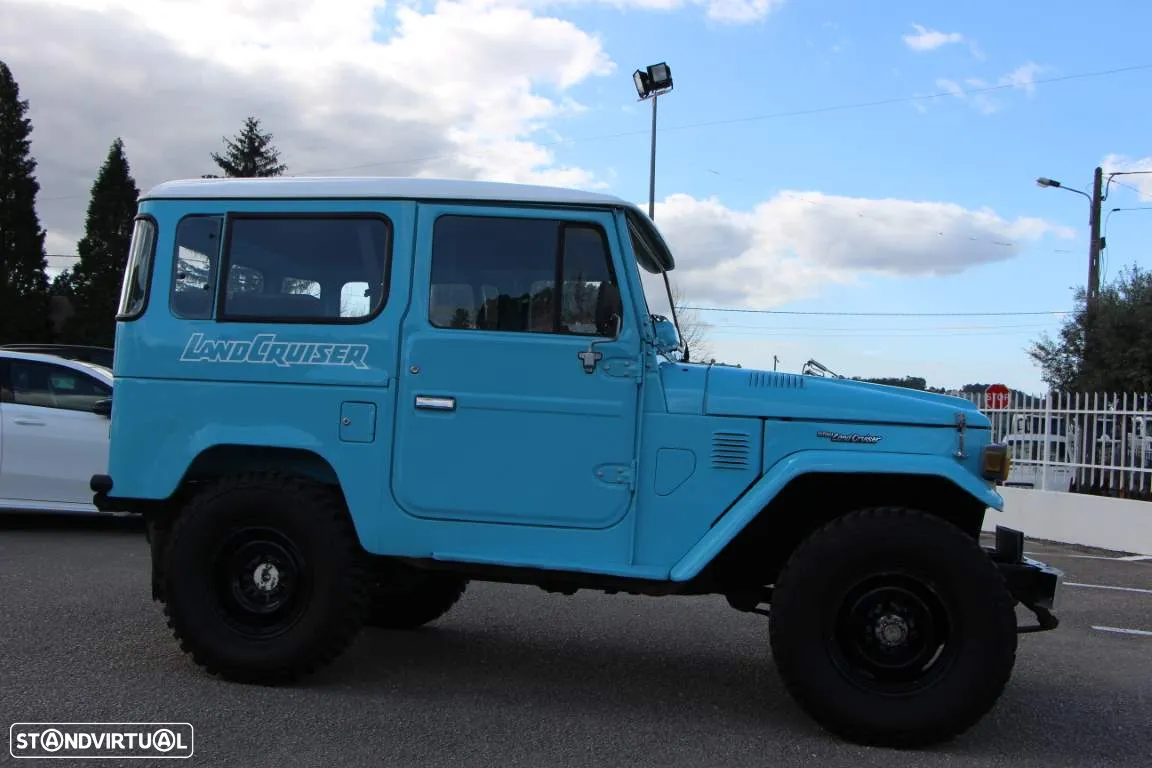 Toyota Land Cruiser - 7