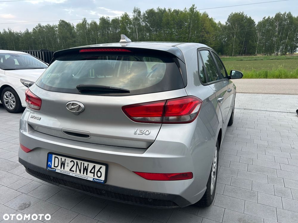 Hyundai i30 1.5 DPI Classic + - 9