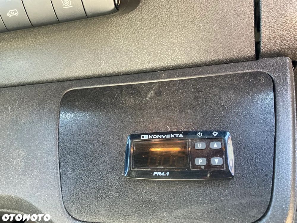 Mercedes-Benz SPRINTER - 13