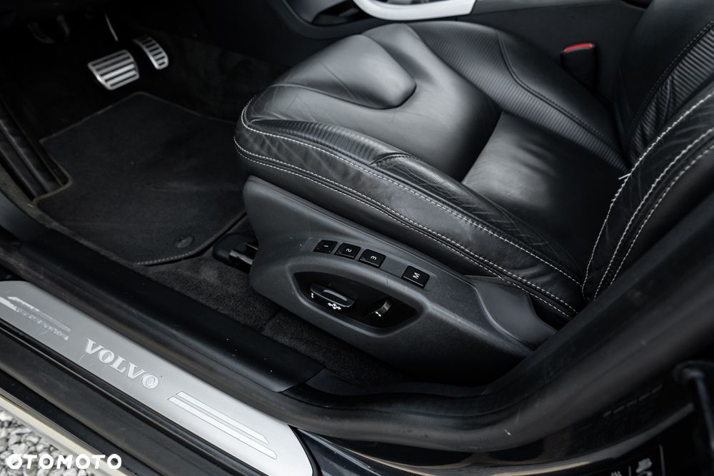 Volvo XC 60 2.0T Powershift RDesign - 18
