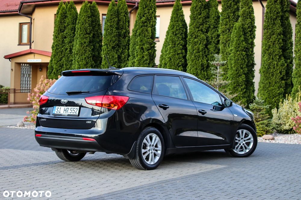 Kia Ceed 1.6 CRDi 128 ISG SW Vision - 17