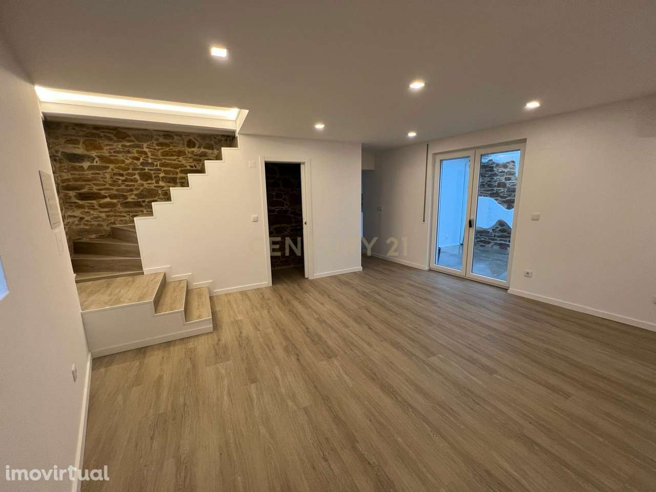 Moradia a estrear  no coração de Vila Verde dos Francos - Grande imagem: 5/58