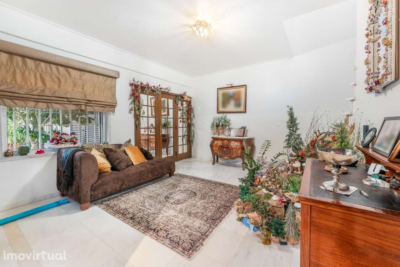 Moradia T4 + 2 com jardim, Nova Oeiras, Oeiras - Grande imagem: 4/41