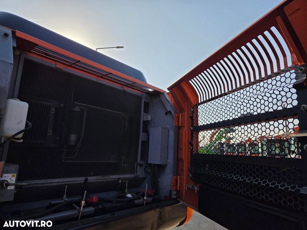 Hitachi ZX250LC-6, 2020, 4.294h, 28t, cupa NOUA 1,55mc, lant 95% bun doar 136h mars, Consum mediu 11l/h, 3 pompe hidr HITACHI, produs in JAPOANIA, inst picon pe brate, camera spate si laterale, Ad sapare 7,5m, posibil leasing, CA NOU-PROMOTIE 106.900 Eur - 36