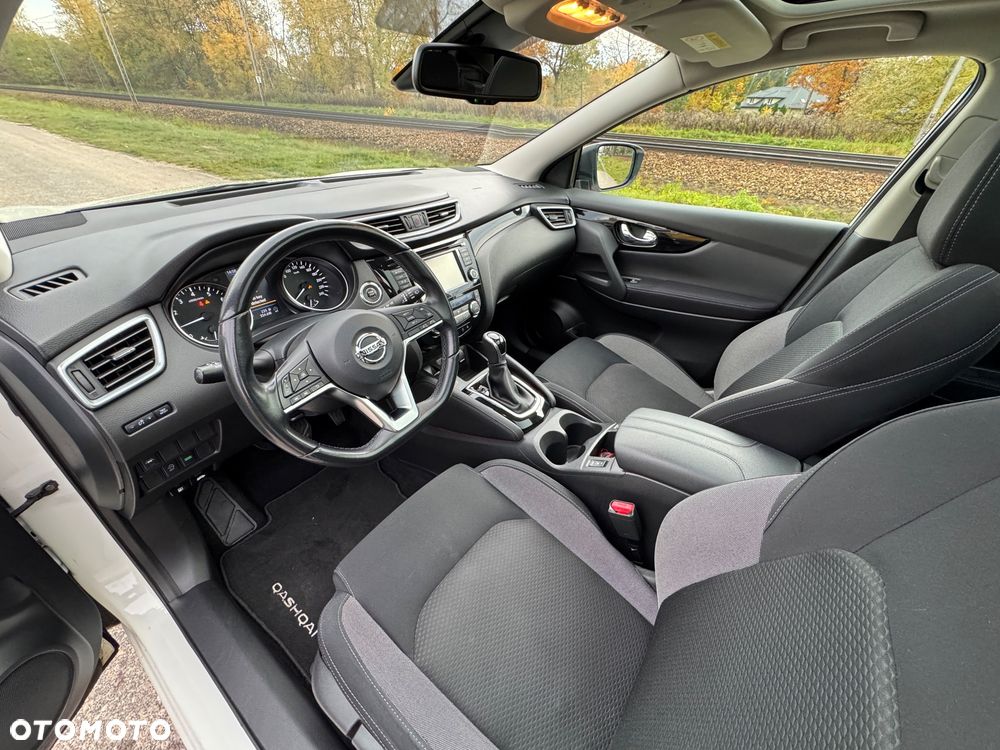 Nissan Qashqai 1.3 DIG-T N-Connecta DCT - 9